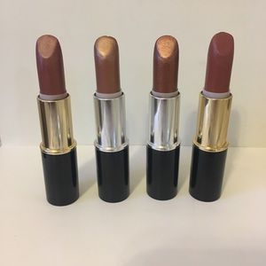 Bundle of 4 lipsticks
